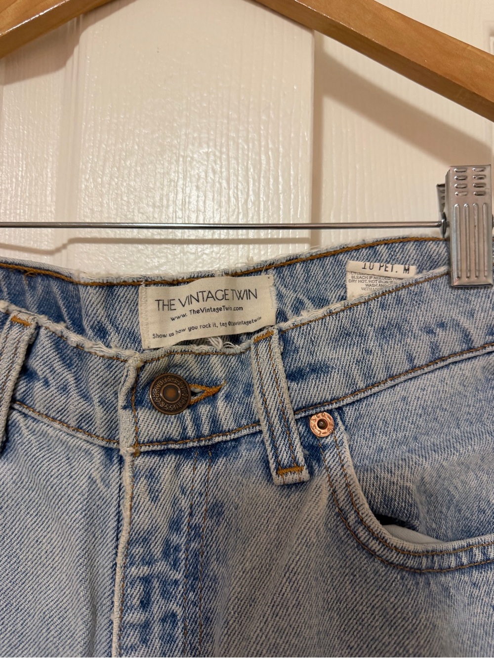 The Vintage Twin 521 Levi’s Jeans, High rise Tapered Leg Size 10 Petite - Picture 5 of 9
